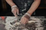 Migliori pratiche per l’utilizzo sicuro degli utensili da cucina