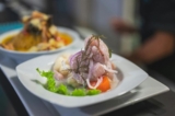 Quali sono i piatti imperdibili per esplorare la cucina peruviana?