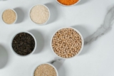 Come pianifichi la preparazione dei pasti settimanali per la massima varietà e nutrizione?