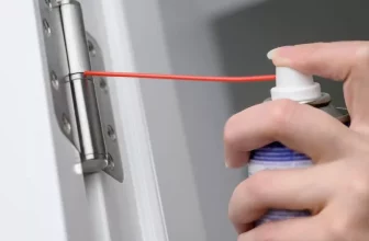 Semplici passaggi per prevenire l’accumulo di grasso in cucina