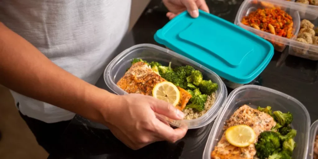 Quali sono i vantaggi principali della preparazione dei pasti salutari per i professionisti impegnati?