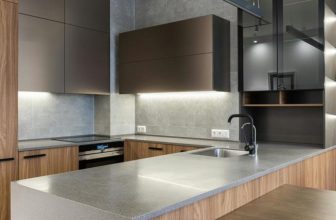 Come puoi massimizzare lo spazio di archiviazione in una piccola cucina?