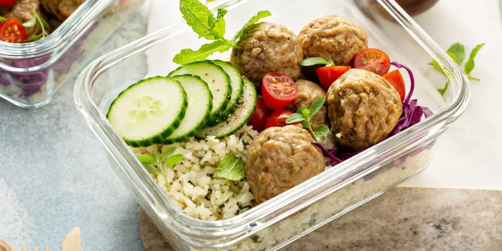 Ricette per preparare pasti a basso contenuto di carboidrati che supportano la perdita di peso e obiettivi di vita sani