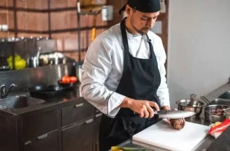 Qual è il modo migliore per perfezionare le tue abilità con i coltelli?