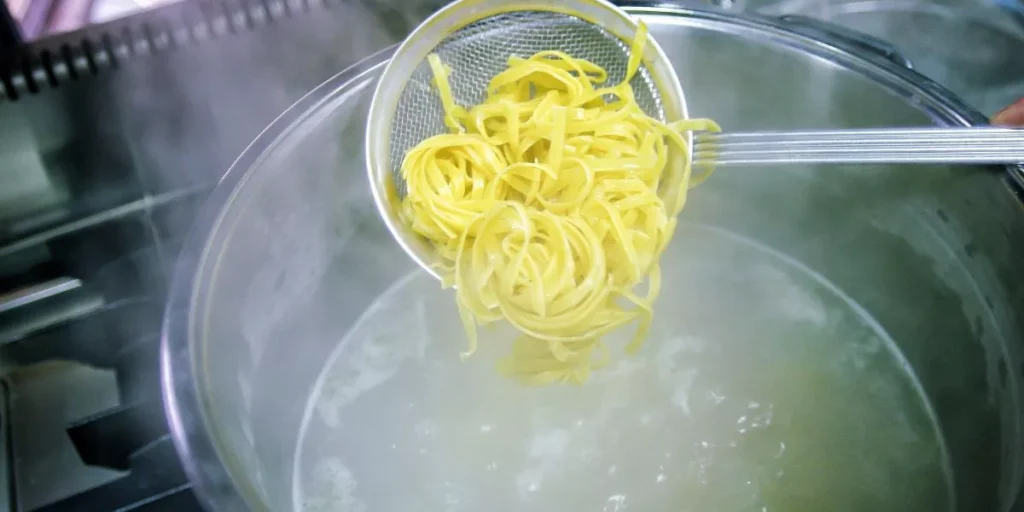 Quali sono gli errori più comuni nel bollire e cuocere a fuoco lento?