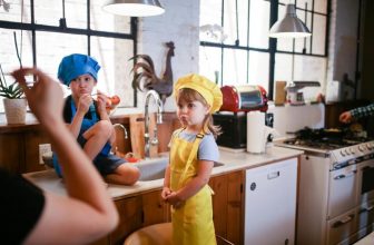 Suggerimenti chiave per la sicurezza in cucina per famiglie con bambini